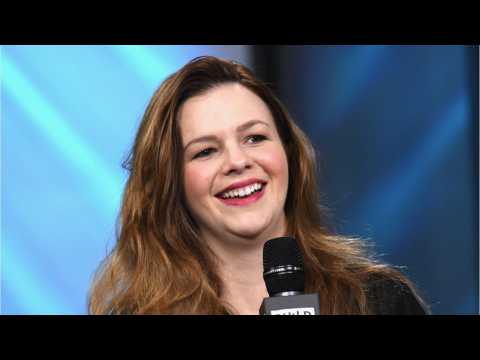 VIDEO : Andy Cohen Drinks Amber Tamblyn's Breast Milk