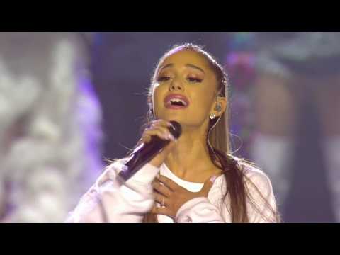 VIDEO : Ariana Grande Critic Piers Morgan Apologizes To Singer