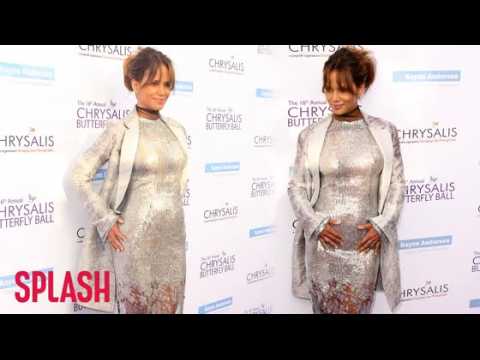 VIDEO : Halle Berry Denies Pregnancy After These Pictures Surface