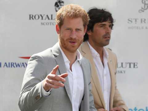 VIDEO : Public Royalty : Le prince Harry est irrsistible quand il joue au polo !