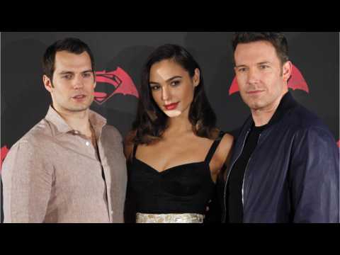 VIDEO : Henry Cavill Gives Touching Congrats To Wonder Woman