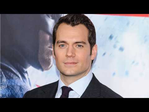 VIDEO : Henry Cavill Pays Tribute To Superman