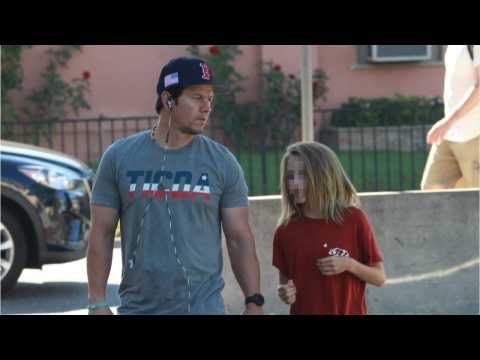 VIDEO : Mark Wahlberg Dishes On Being A Father