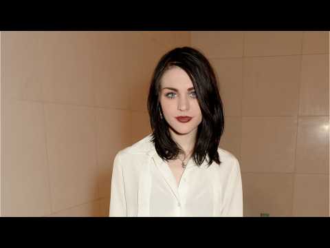 VIDEO : Frances Bean: Not Your Typical Celebrity Child