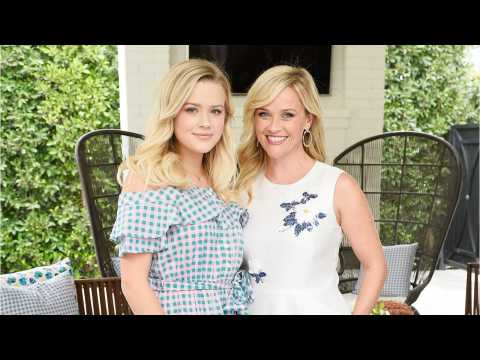 VIDEO : Reese Witherspoon And Daughter Rock Her Fashion Line