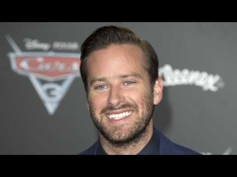 VIDEO : Armie Hammer Brings Family To 