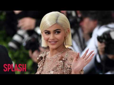 VIDEO : Kylie Jenner Wants Her Boyfriend To Obsess Over Her