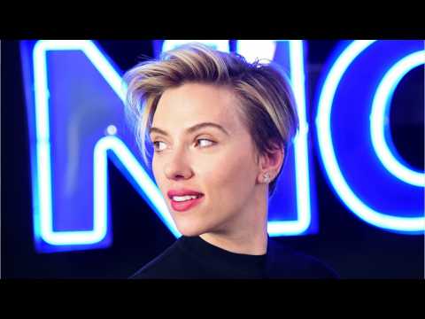 VIDEO : Scarlett Johansson Interesting Date To 'Rough Night'
