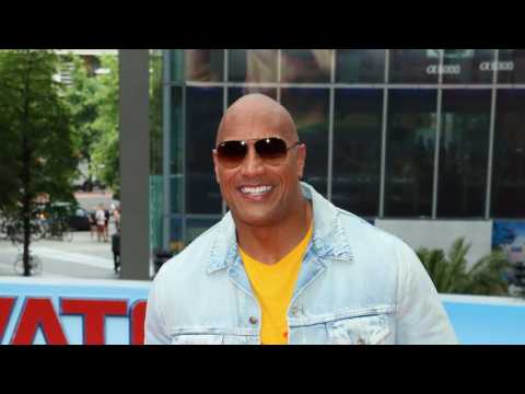 VIDEO : Set Photo Released for Dwayne Johnson's 'Rampage' Movie