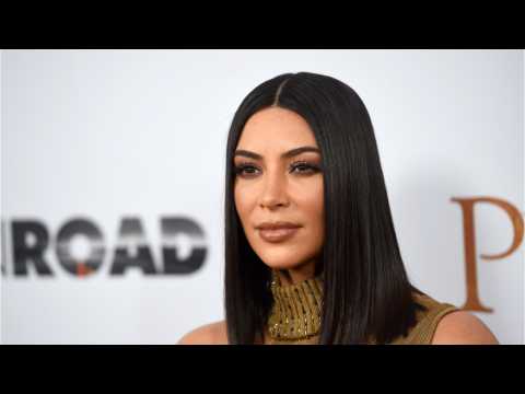 VIDEO : Kim Kardashian Shares Sexy Flashback Photos