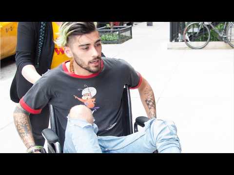 VIDEO : Zayn Malik Spotted in Wheelchair