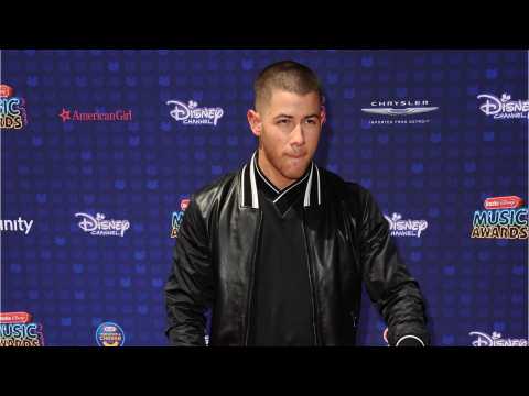 VIDEO : Nick Jonas Wins Award At Radio Disney Music Awards