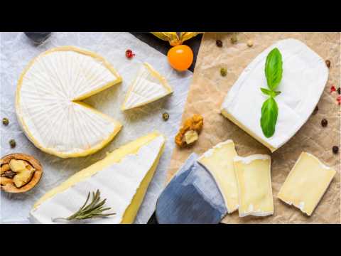 VIDEO : The Difference Between Brie And Camembert Cheese