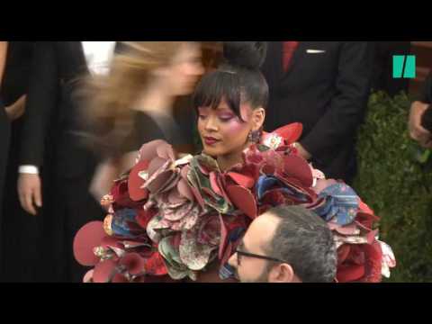 VIDEO : Le tapis rouge du Gala du MET et la robe folle de Rihanna en images