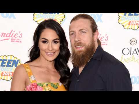 VIDEO : Brie Bella And Husband Await Baby