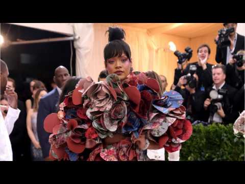 VIDEO : Rihanna Is Encased In Petals At Met Gala