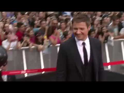 VIDEO : Jeremy Renner To Play Doc Holliday In New Movie