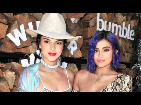 VIDEO : Kendall And Kylie Jenner Talk Hair & Wigs