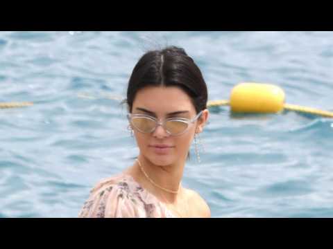 VIDEO : Kendall Jenner Wears a Long-Sleeved Bardot Swimsuit In Cannes