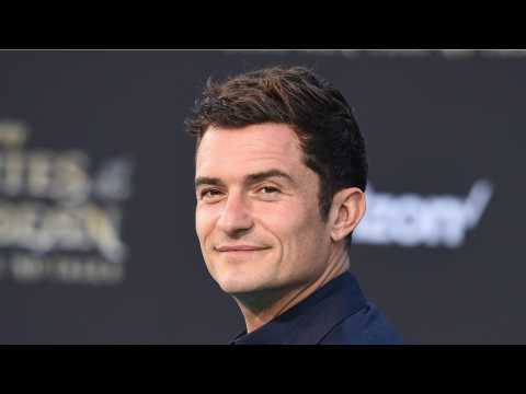VIDEO : Orlando Bloom Reveals He Has Lord Of The Rings Prop