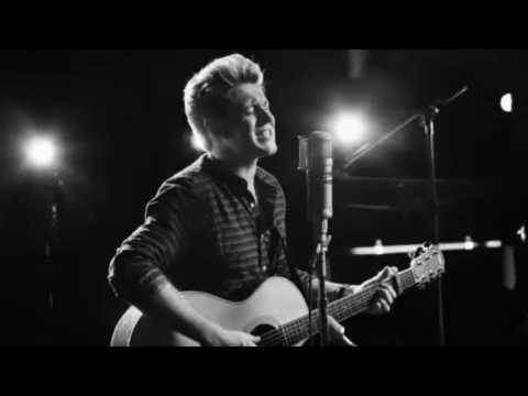 VIDEO : Niall Horan Sounds Down For One Direction Reunion