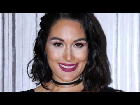 VIDEO : Brie Bella Gives Birth To A Baby Girl!