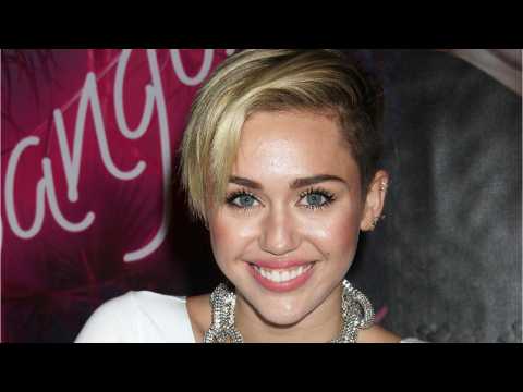 VIDEO : Miley Cyrus Releases New Single 