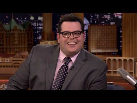 VIDEO : Is Josh Gad Campaigning To Play The Penguin