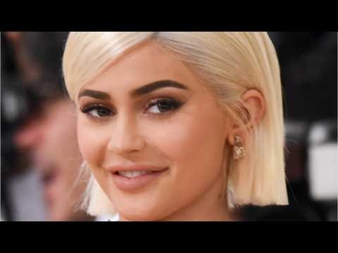 VIDEO : Kylie Jenner Goes Sexy Blonde In Flaunt Mag