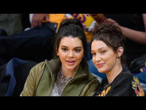 VIDEO : Kendall Jenner & Bella Hadid Vacation Off Together