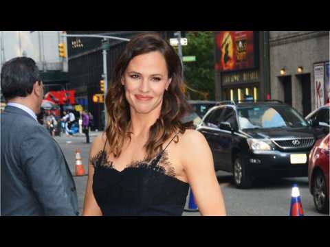VIDEO : Jennifer Garner Baby Sat For Stephen Colbert