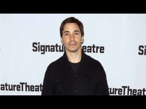 VIDEO : Justin Long Signs With UTA