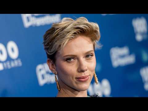 VIDEO : Is Scarlett Johansson Dating SNL's Colin Jost?