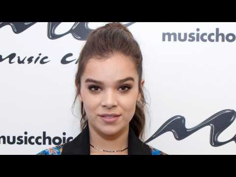 VIDEO : Hailee Steinfeld Talks Empowering Message Behind New Song