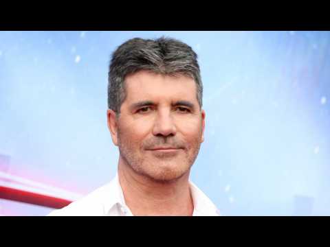 VIDEO : Simon Cowell's 3-Year-Old Son Takes Over