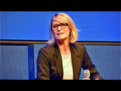 VIDEO : Robin Wright Is Still Paid Less Than Kevin Spacey