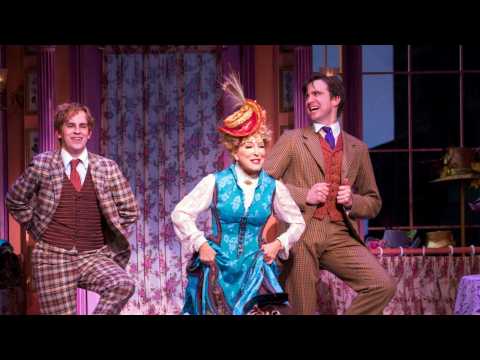 VIDEO : Bette Midler to Skip This Year's Tony Awards?