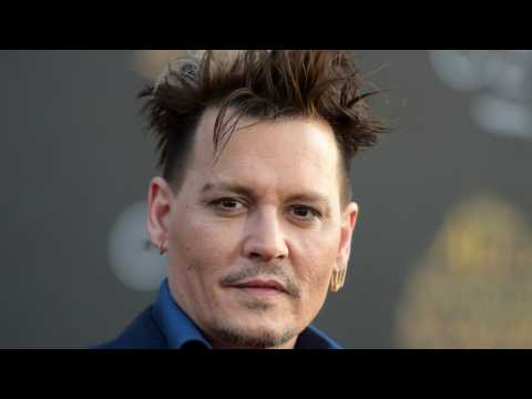 VIDEO : Can Johnny Depp Not Remember Lines?