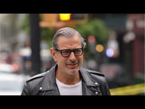 VIDEO : Danny Devito And Jeff Goldblum Star In Amazon Comedy