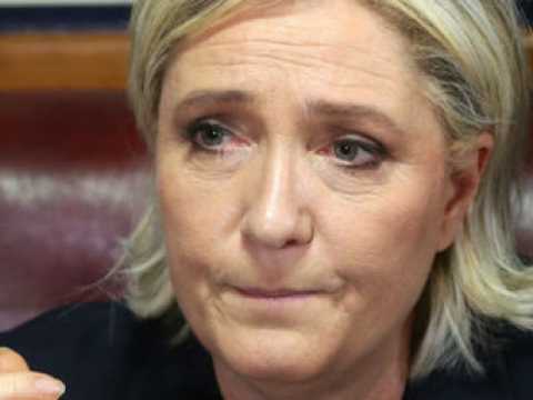VIDEO : Vido : quand Marine Le Pen se prend un oeuf en pleine tte !