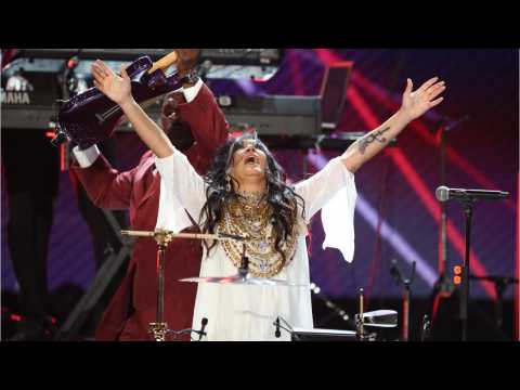 VIDEO : Singer Sheila E. Is Busy Busy Busy!