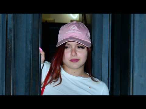 VIDEO : Ariel Winter Ripped Over Short-Skirt Picture