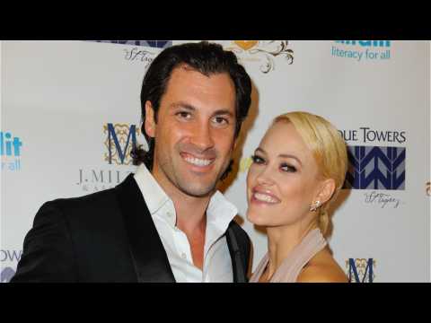 VIDEO : Peta Murgatroyd Goes Cake Tasting at Her Castle Wedding Venue