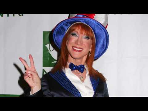 VIDEO : Kathy Griffin Takes Back Apology For Decapitated Trump Picture