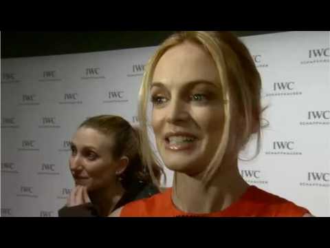 VIDEO : Heather Graham And BF Break-Up