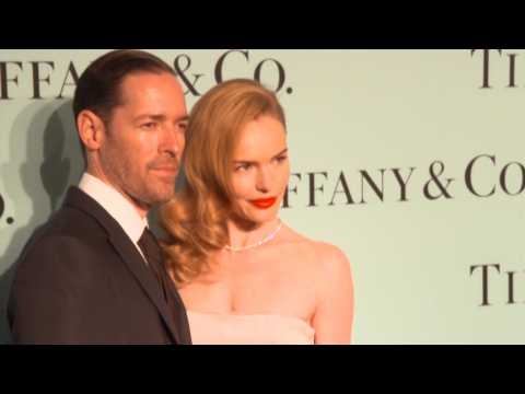 VIDEO : Kate Bosworth celebrates wedding anniversary online