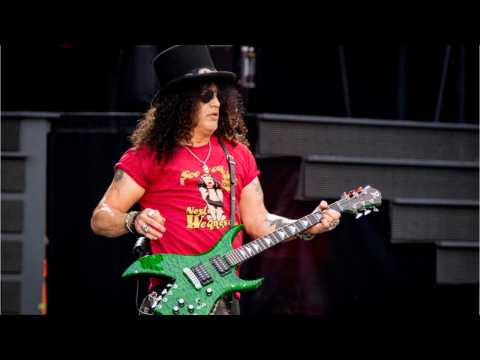 VIDEO : Josh Brolin Posts Photo With Slash On 'Deadpool 2' Set