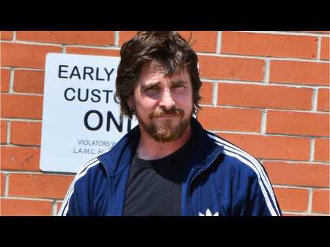 VIDEO : Actor Christian Bale Shows Off New Heavier Look
