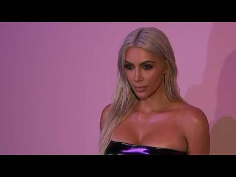 VIDEO : Kim Kardashian Shows Off New Hairstyle At New York Fashion Week