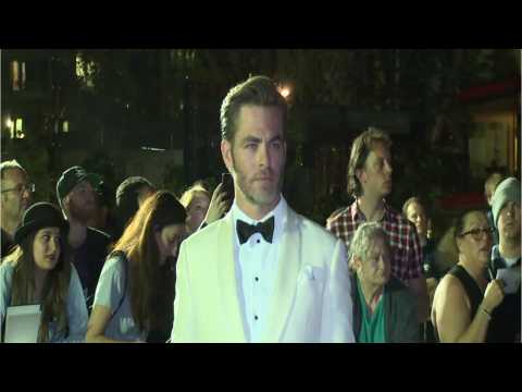 VIDEO : Chris Pine Begins Shooting 